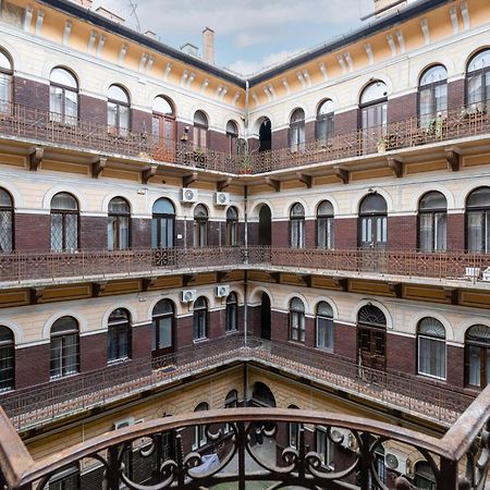 Luxurious Downtown Family Suite Budapest Exterior foto