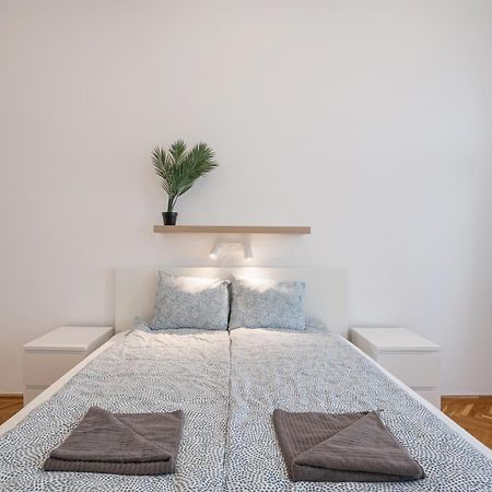 Luxurious Downtown Family Suite Budapest Exterior foto