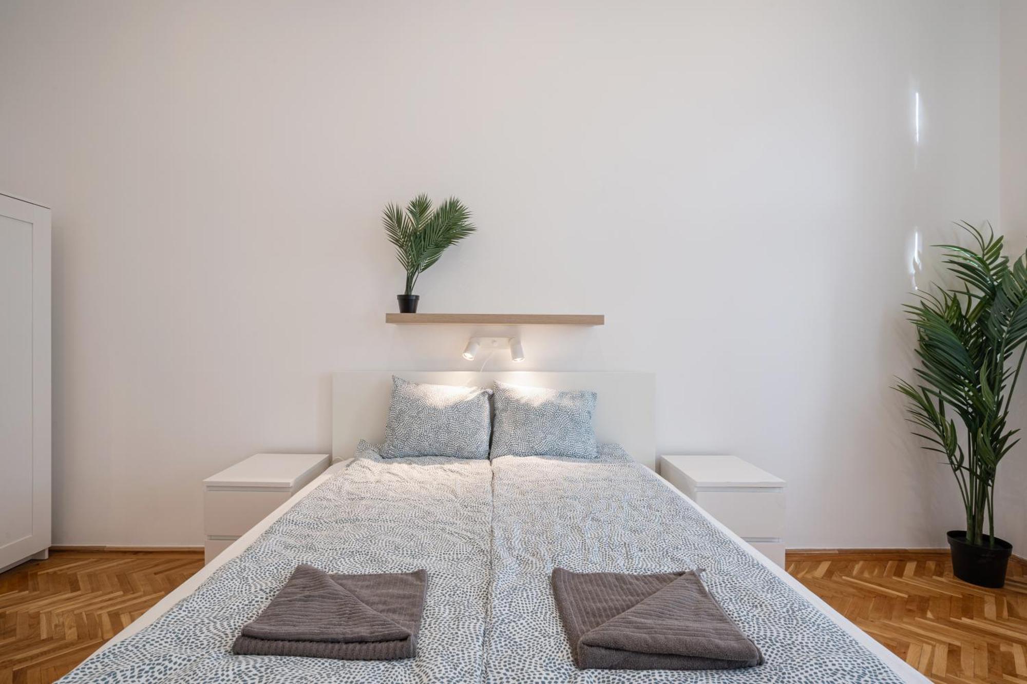 Luxurious Downtown Family Suite Budapest Exterior foto