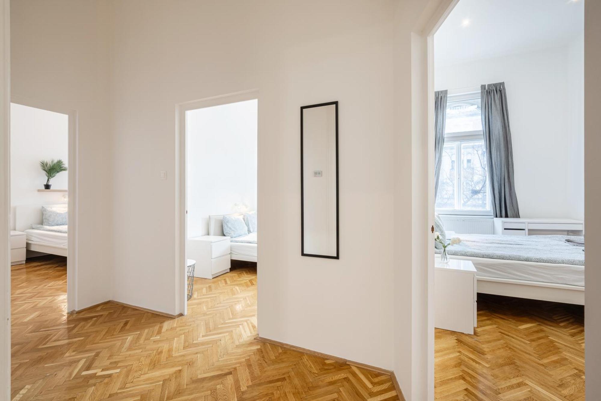Luxurious Downtown Family Suite Budapest Exterior foto